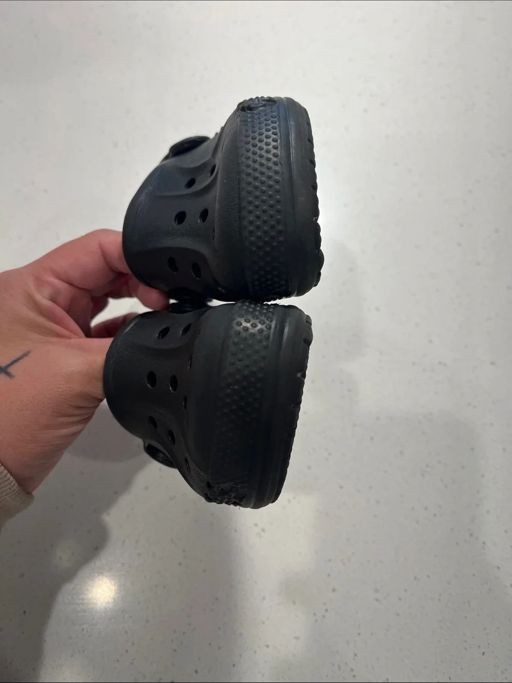 CROCS description selling